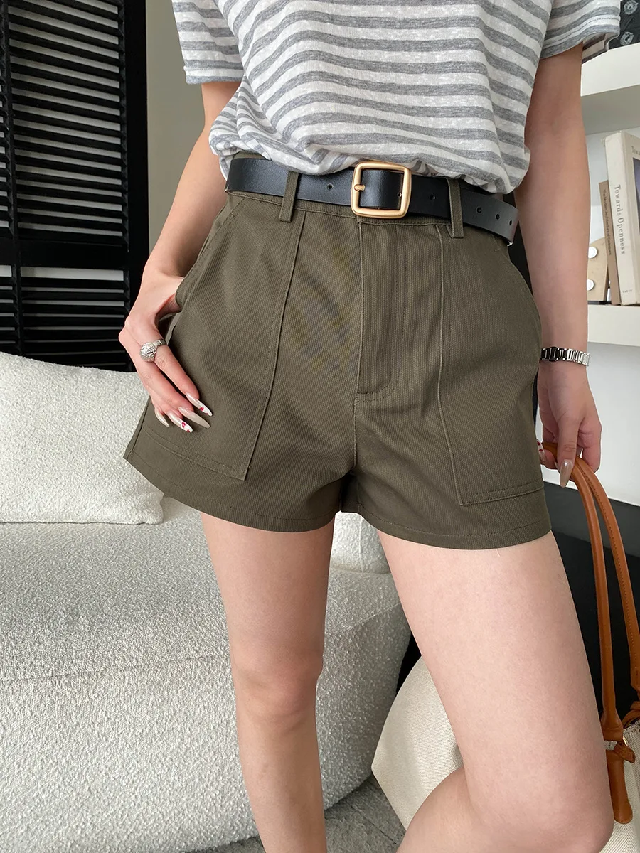 Frühlings- und Sommer-Damen-Shorts in Unifarben mit hoher Taille, weitem Bein und großen Taschen im Workwear-Stil. – Detail 35