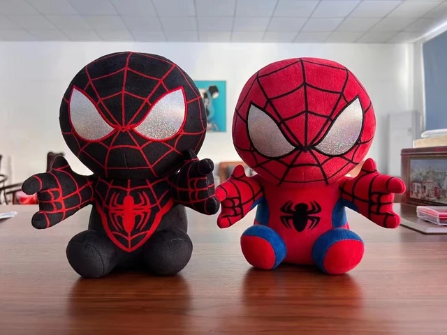  Marvel Spiderman - Juego de muñecas de peluche y bolsa de mano  de los Vengadores, paquete con muñeca de peluche de Spiderman de 20  pulgadas con correas ajustables, además de una