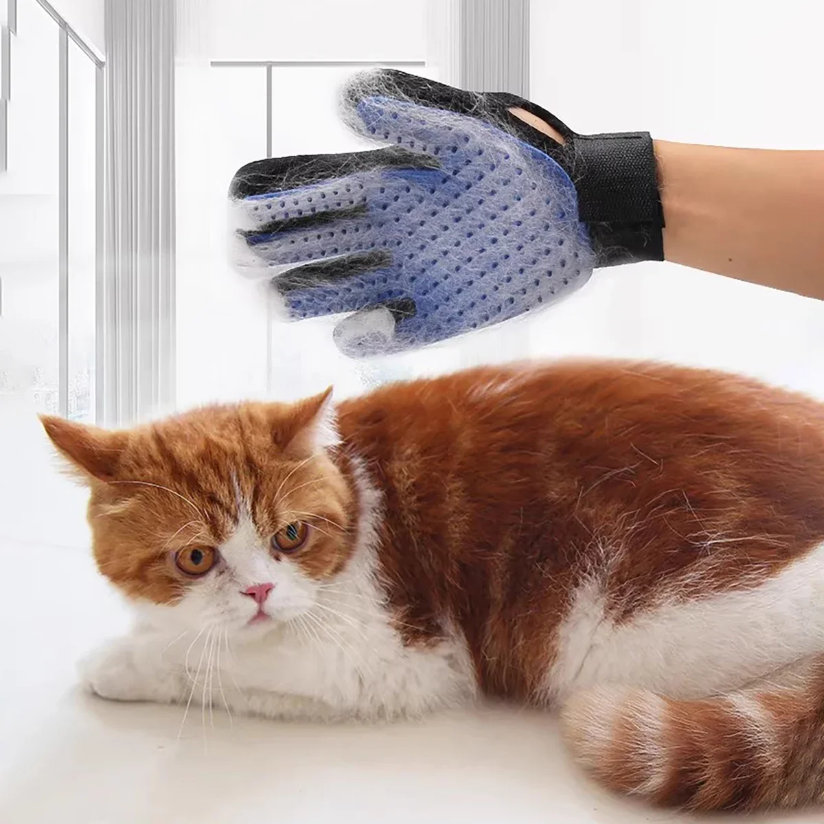 Pet Massage Palm Brush for Cats & Dogs, Breathable Mesh Glove for Hair Care & Comfort, Easy to Use