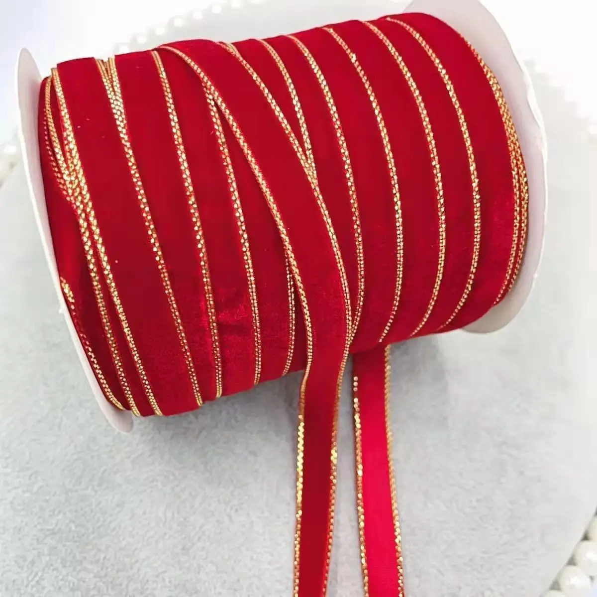 DIY 5 yards 3 / 8 inch 10 mm soft comfortable velvet ribbon red gold edge