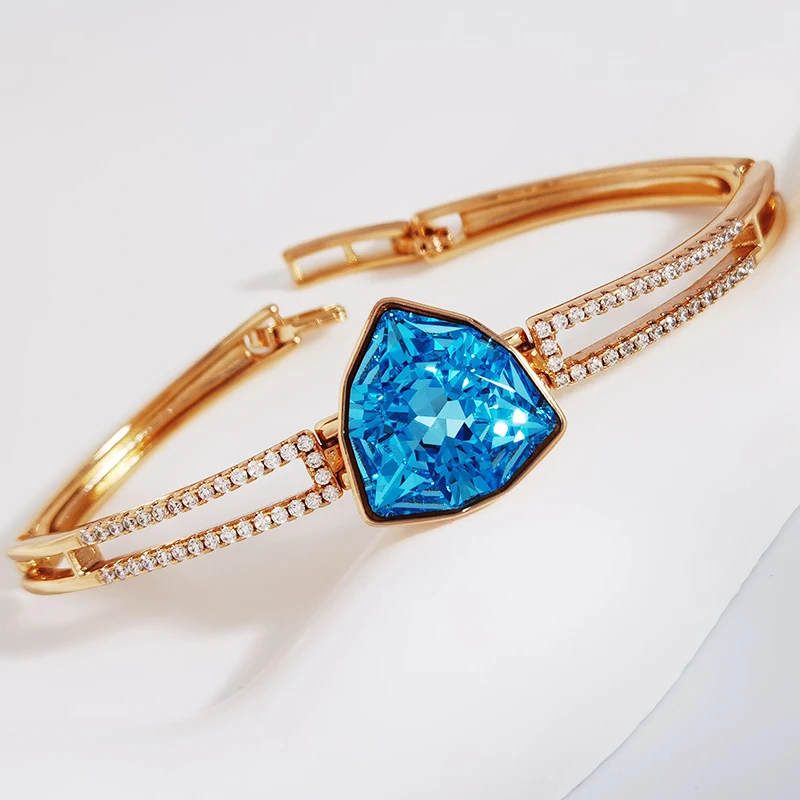 

Women's Hand Bracelet made with Austrian Crystal for Ladies Party Jewellry Fashion Triangle Designer Bracelet Bangle Bijoux Gift