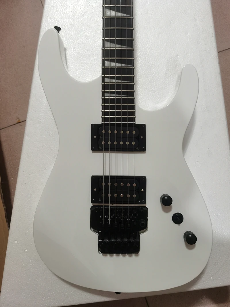 Jack Daniels Chitarra Elettrica Profilata Bianca, Hardware Elettronico Nero, Tastiera In Palissandro, Floyd Rose Tremolo, Disponibile