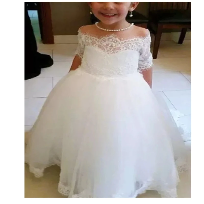 

2023 Modest Bateau Neck Lace Half Sleeves Little Children Wedding Dresses Sweep Train Applique Tulle Flower Girl Dress Communion