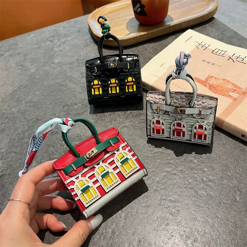 Mini Family Platinum Platinum Platform Pendant Window Small Bag Cute Bags Towing Headphones Pass Key Buckle