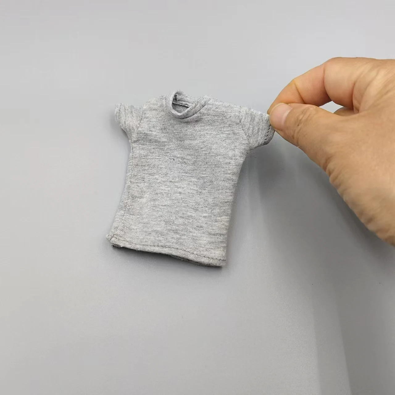 Black T-Shirt Accessory for 12 Action Figures (1/6 Scale)