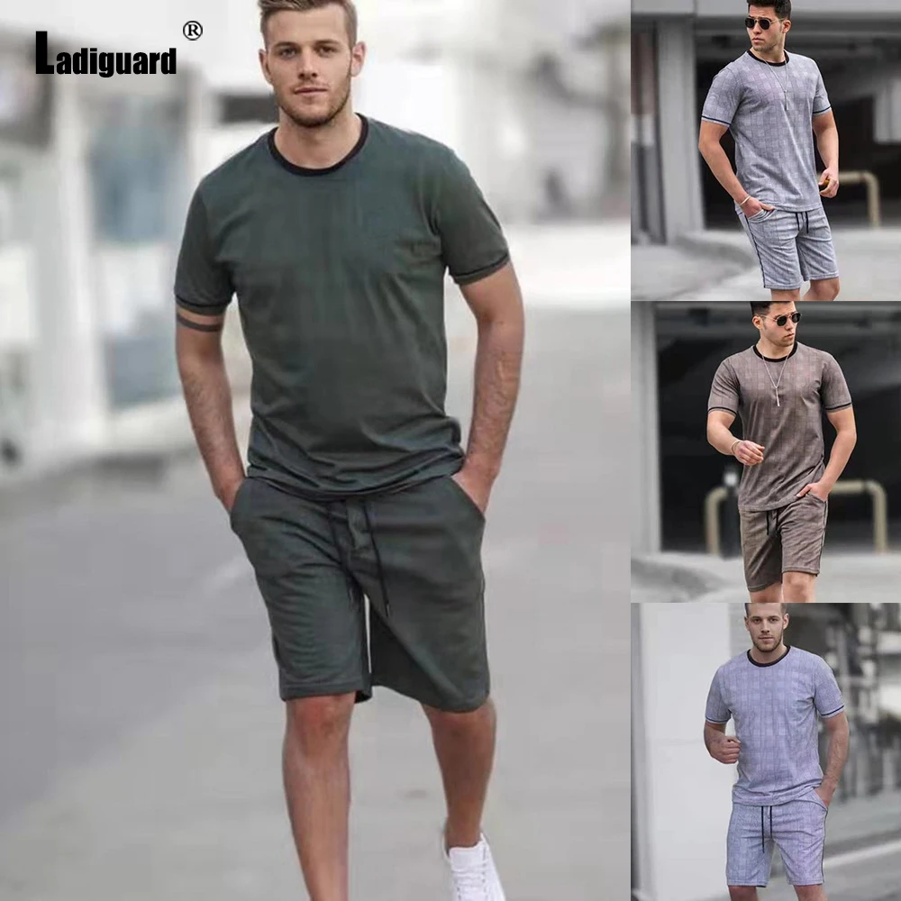 Ladiguard Plus Size Men Fashion Two Pieces Set Casual T shirt Half Pants Sexy Mens Clothing 2022 Summer 3D Print Tracksuit Set