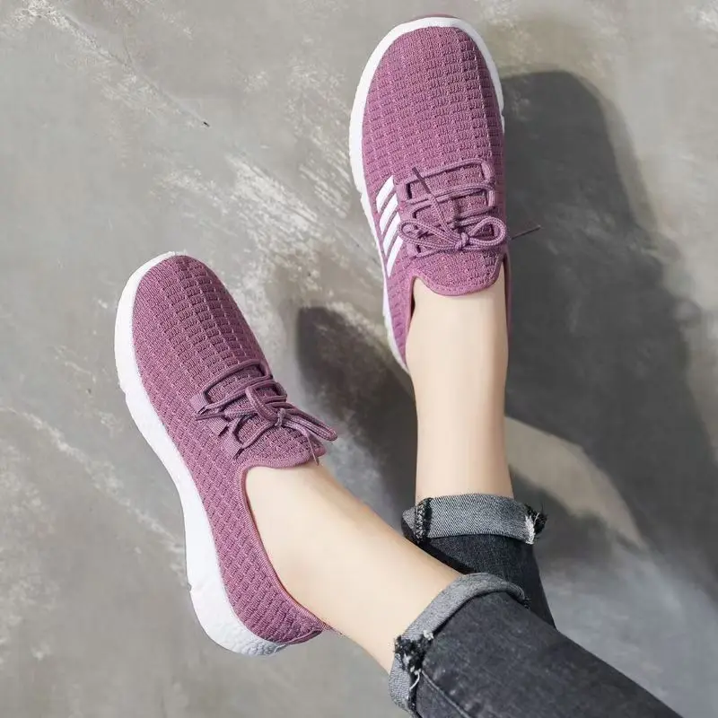Women's Knit Low-Top Flats Soft Sole Mesh Upper Casual Mom Shoes Spring and Summer Everyday Wear