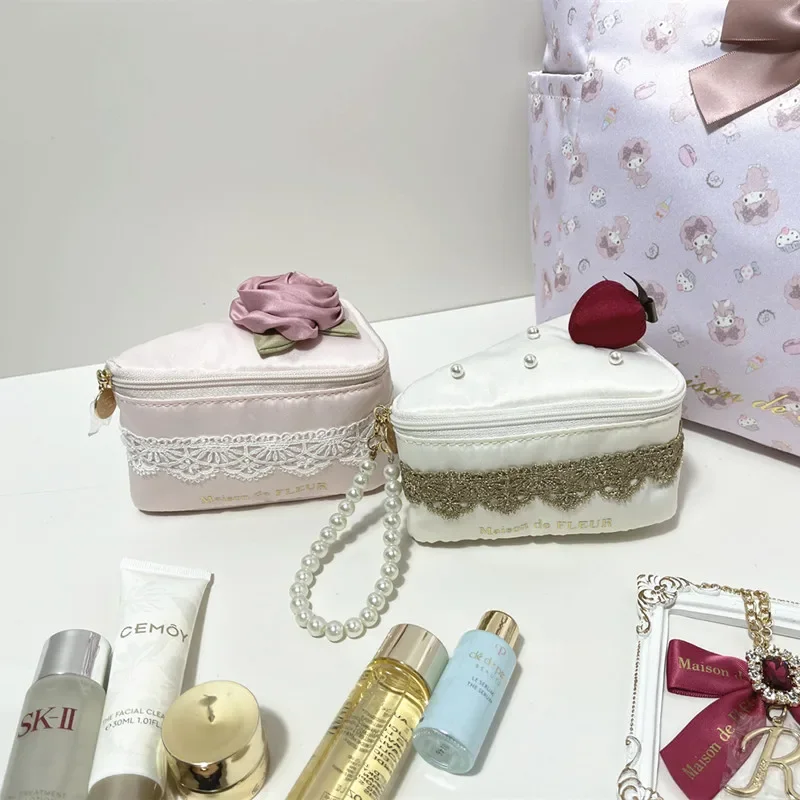 Japanese Style Sweet Cute Strawberry Cosmetic Bag Portable Mini Makeup Bag Little Flower Cake Shape Small Size Bags for Women