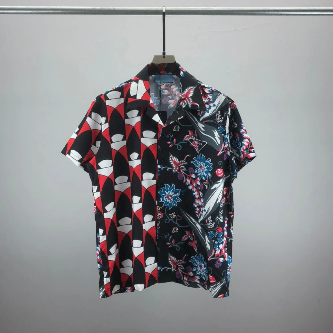 

2024 Summer Men's Casual CampCollar Short Sleeve Shirts Vintage Patchwork Design Flower Pattern Hawaiian Beach Silk Shirts