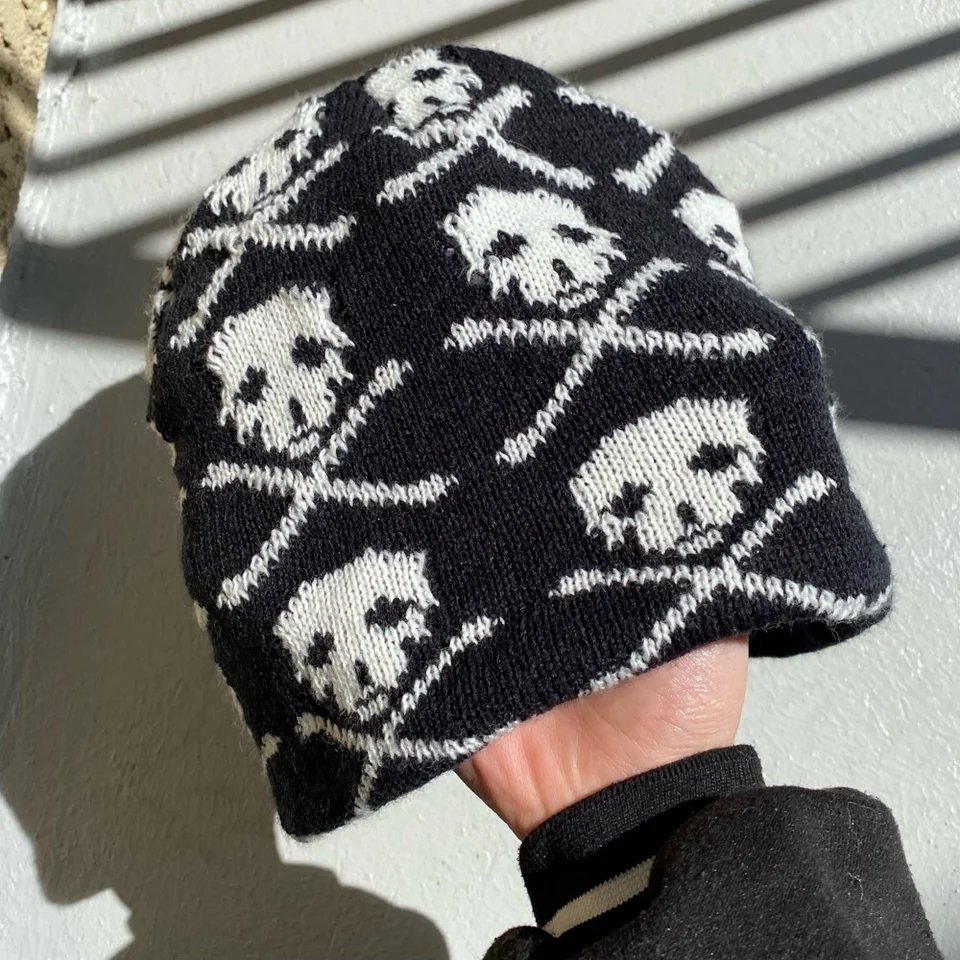 VEIMER Ukrainian Kingdom Knitted Beanie – Unisex Wool Skull Cap, Black Winter Hat
