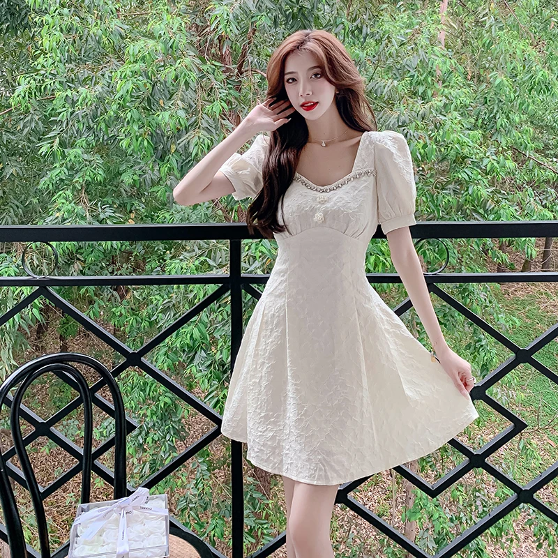 

French Court Style Summer New Round Neck Heavy Duty Diamond Inlaid Dress Women Vintage Bubble Sleeve Poached Princess Dress
