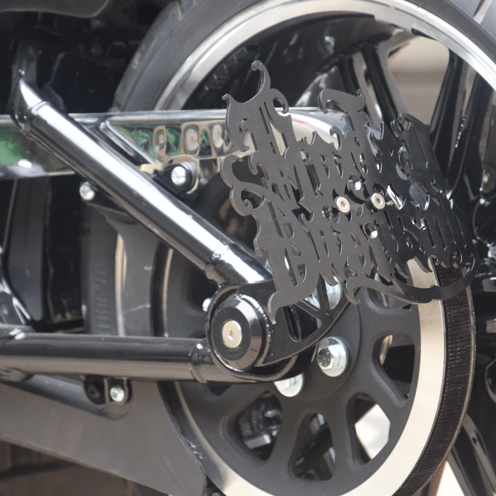 Harley Softail Fat Boy Breakout Dyna Street Bob 2018-2024 용 오토바이 블랙 수정 사이드 마운트 라이센스 플레이트 브래킷 홀더