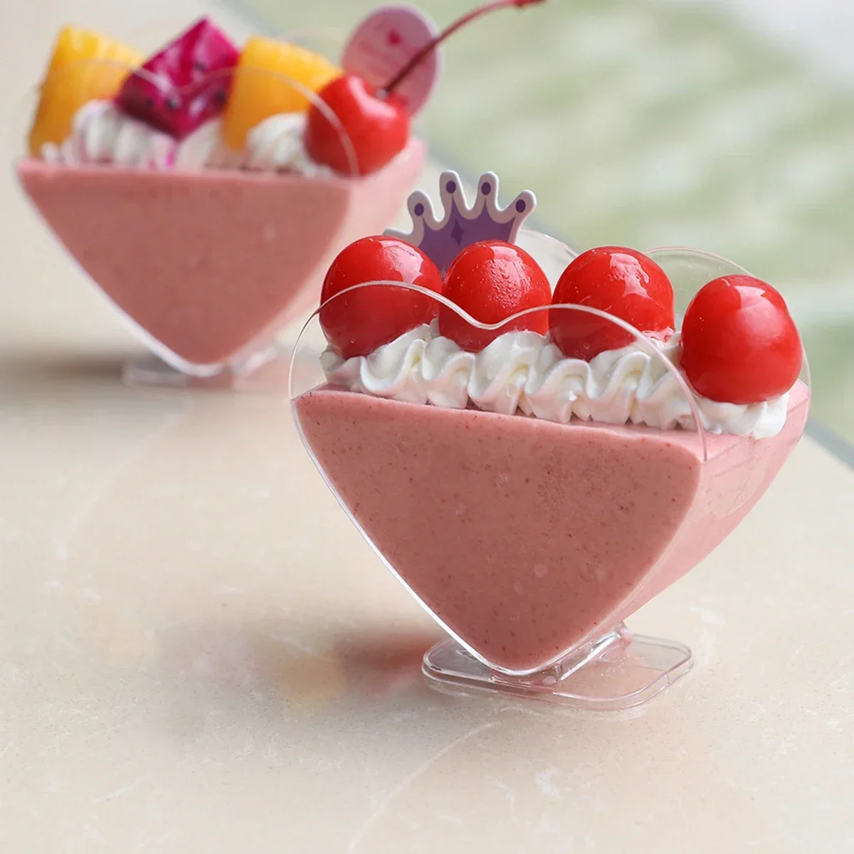Plastic dessert cup, heart-shaped mousse cup, various occasions