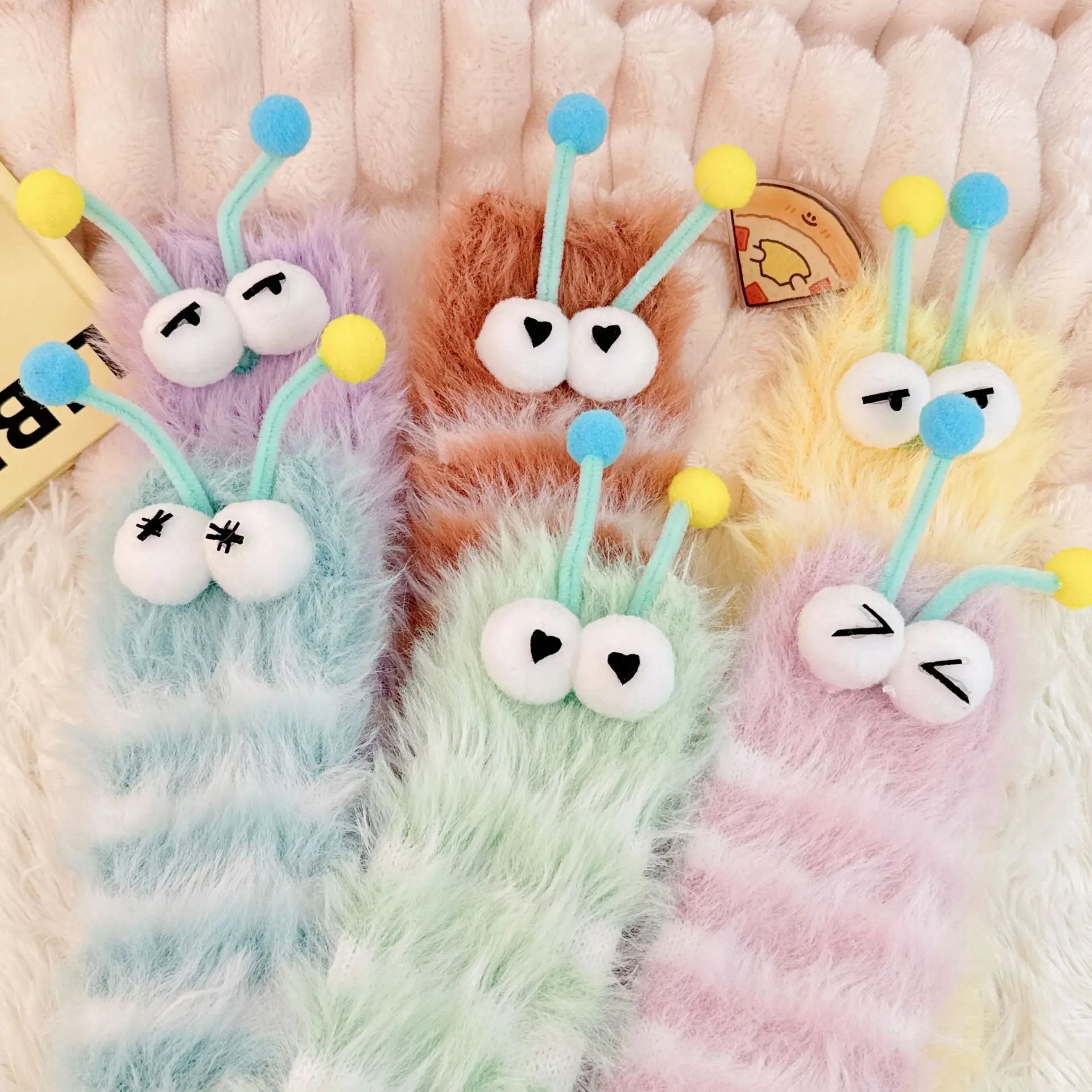 Frauen Herbst Winter Socken Nette Mid-rohr Flauschigen Boden Schlaf Lustige Samtig Warme Dicke Glückliche Hässliche Socken Mädchen geschenk Dame Großhandel – Detail 10