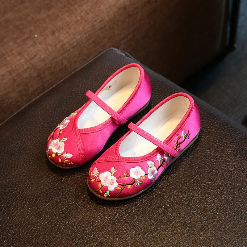 Chinese Style Kids Embroidery Cloth Dance Loafers