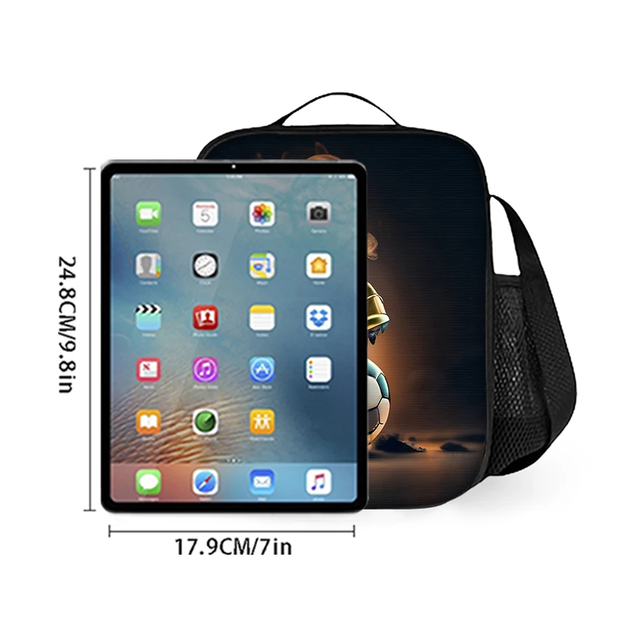 Isolierte Lunchtasche mit Fußballmuster, großem Fassungsvermögen und Schultergurt für Jungen/Mädchen, beste Geschenke, 2D-Cartoon-Lunchbox-Tasche – Detail 7