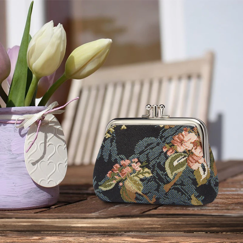  Floral Buckle Coin Purses (Retro Flower - Black) / Made in  Japan Kiss-lock Change Purse Wallets pouch for women : Clothing, Shoes 