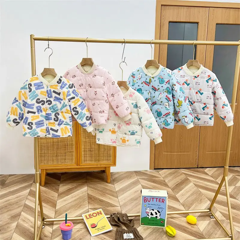 

Children warm coats in the tank of new fund of 2023 autumn winters is male and female baby cartoon printing joker short coat