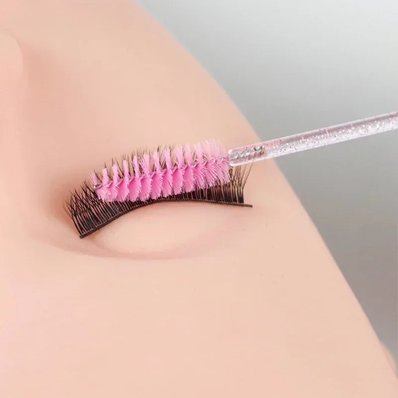 100 Disposable Eyelash Brushes for Makeup Artists