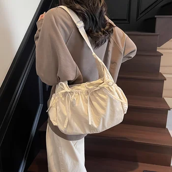 Borse a tracolla da donna di grande capacità Borsa a tracolla pieghettata in nylon leggero Borsa hobo con tasche multiple per le donne pendolari