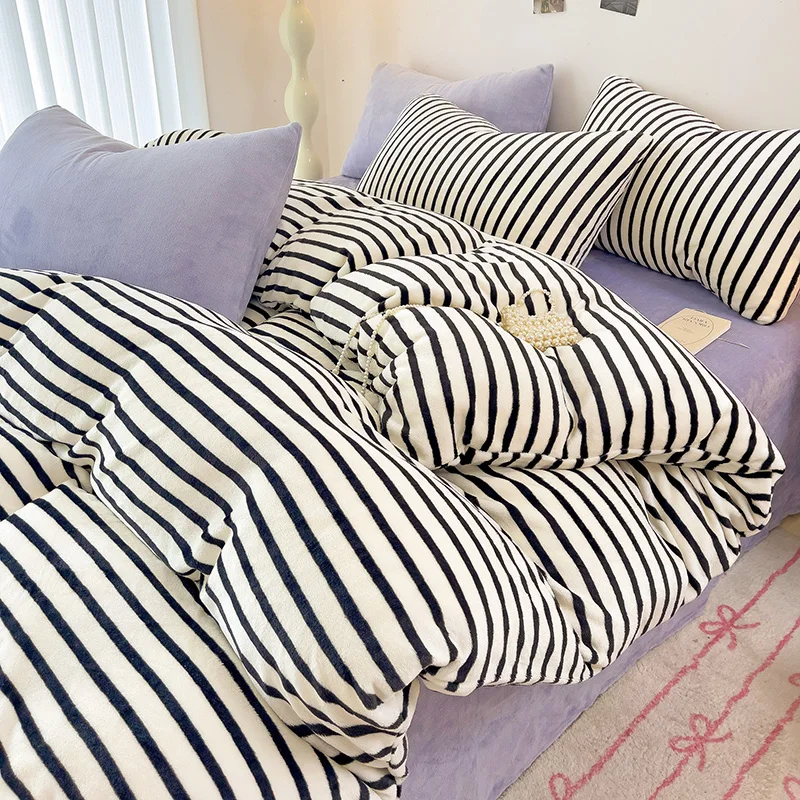 Soft Milk Velvet Duvet Cover, Autumn Winter Warm Bedding, Boys Girls Simple Black and White Striped Queen Comforter Covers 1pc 2