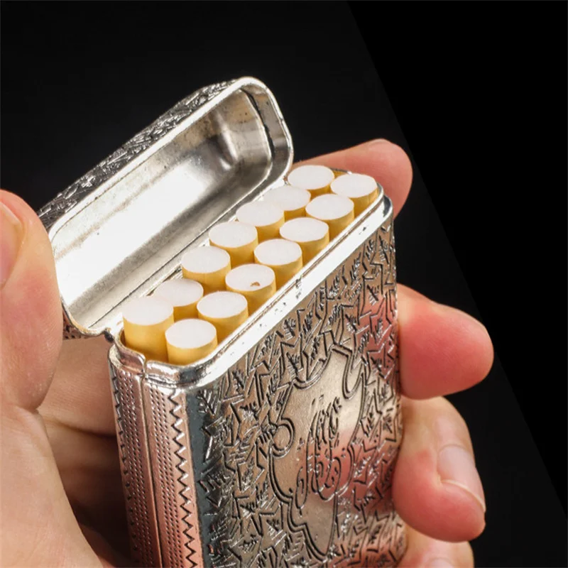 14個のタバコ用レトロな金属製手彫りタバコケース、ピーキー