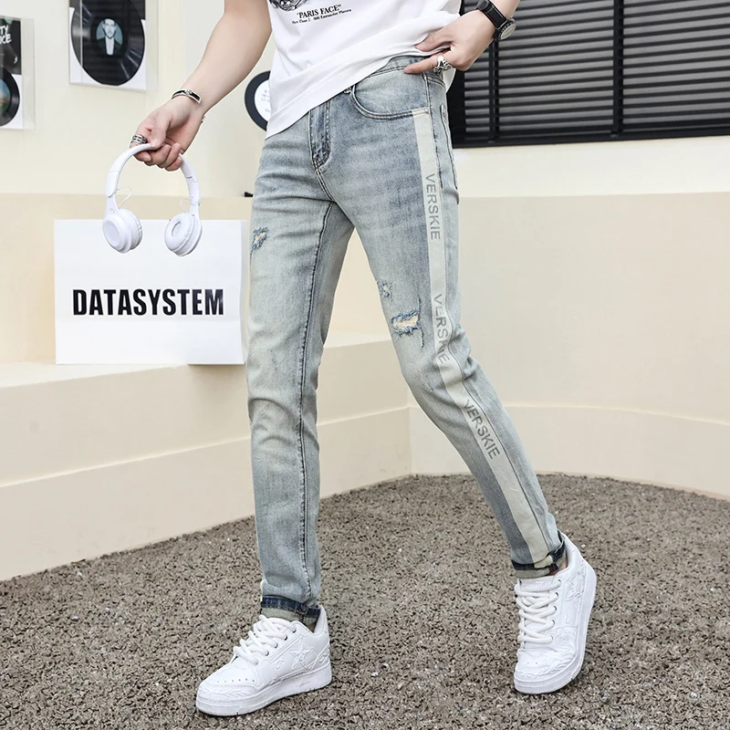 

2024New Fashion Printed Jeans Men's Broken Hole Design Trendy High-End Stretch Slim Fit Skinny Light Blue Pants
