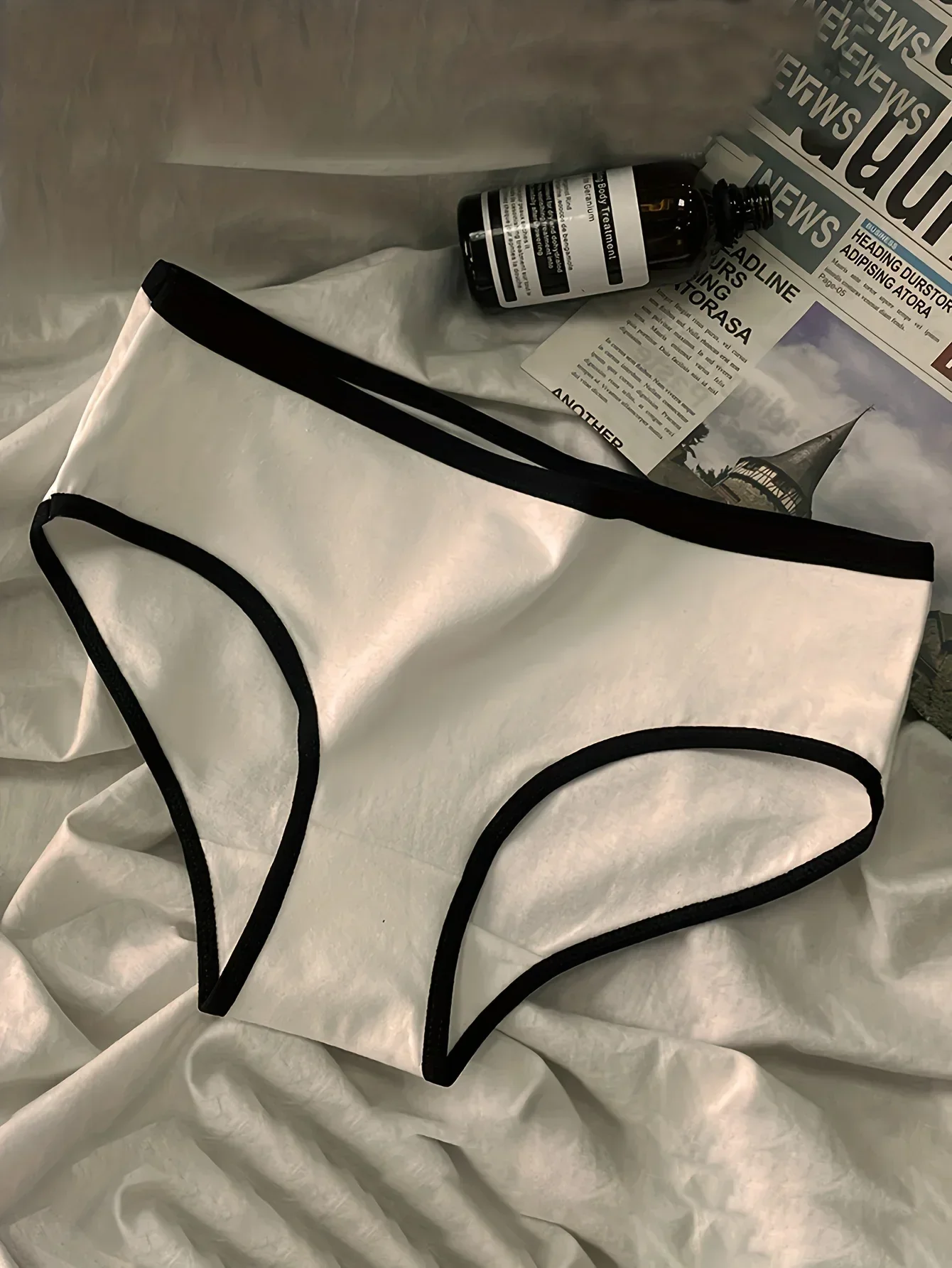 Simple Girl Underwear Mid Waist Japanese Black White Cotton Women's Briefs Sports Cool Style Traceless Panties Seamless Lingerie