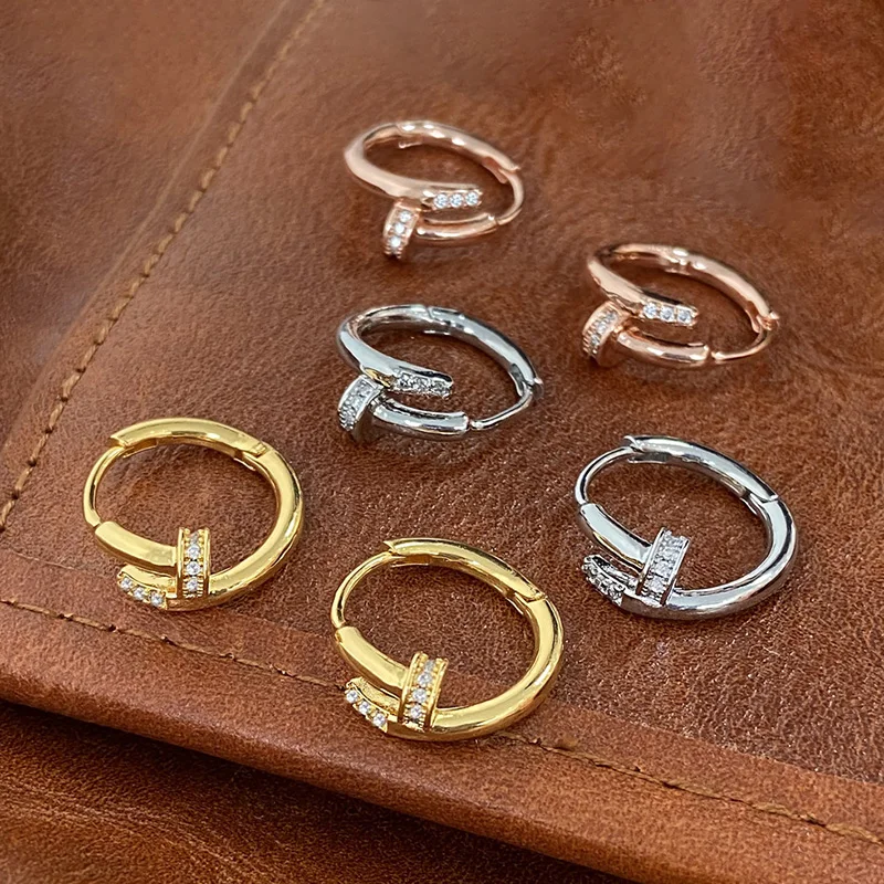 

Серьги-кольца круглые женские из серебра 925 пробы с фианитами