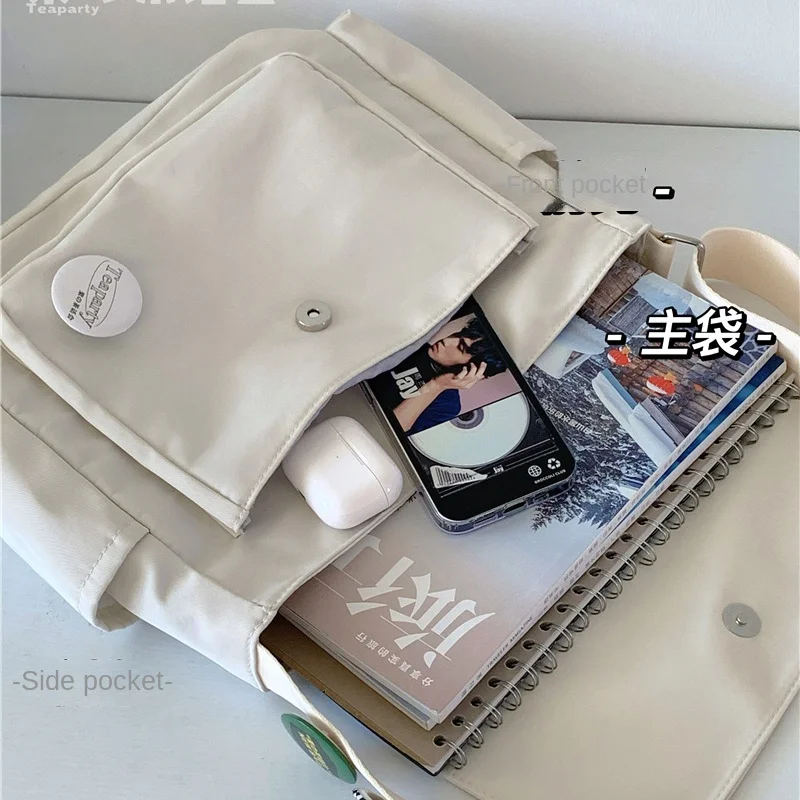 Waterproof Nylon Messenger Bag for College Students Casual Shoulder Bag for Class Japanese Bag Retro Messenger Bag Unisex