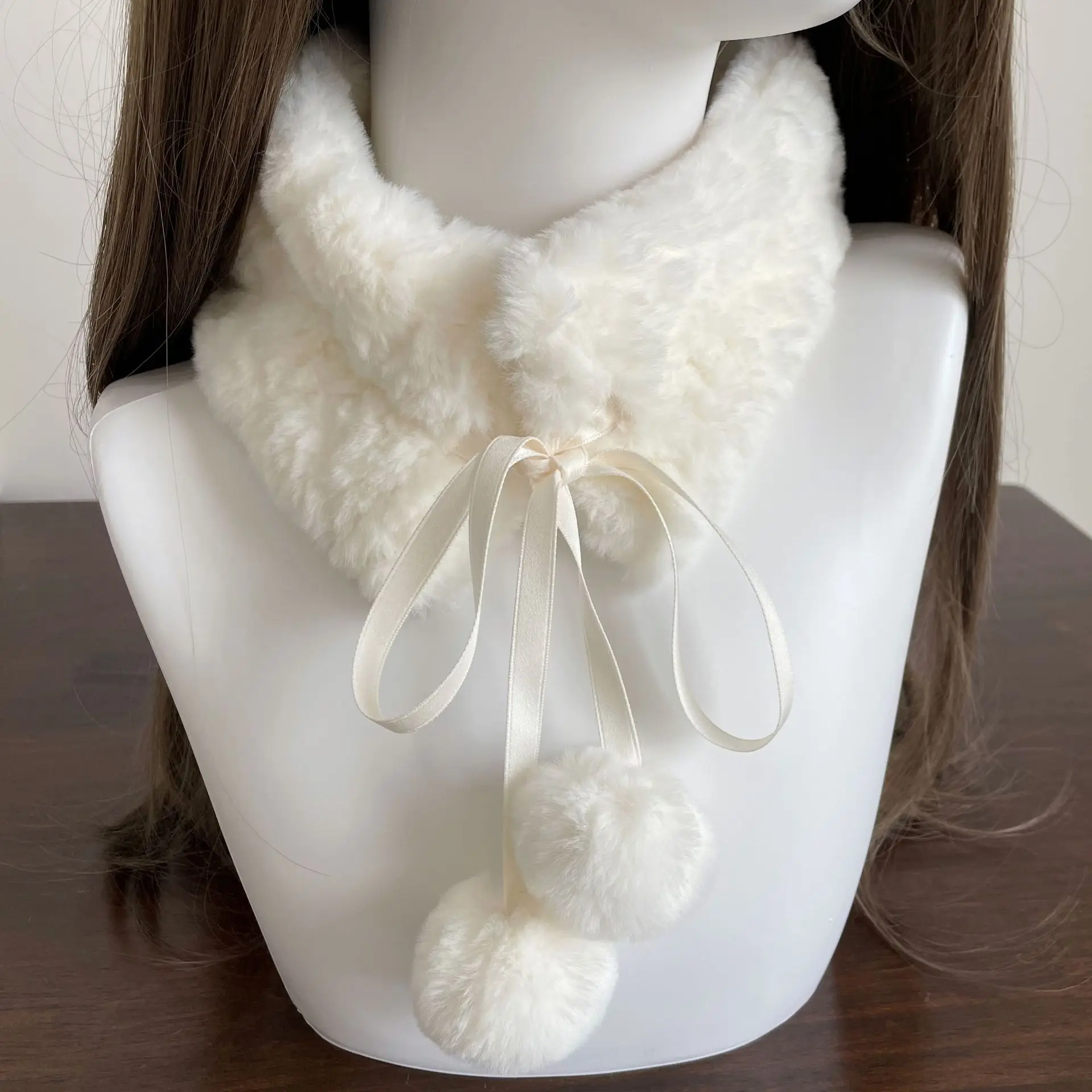 2025 New Women Winter Warm Faux Fur Scarf with Ball Casual Thick Female Fashion Faux Fur Scarves Ladies Neck Warmer Neckerchief