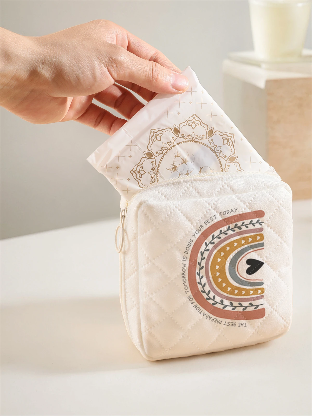 1 portable sanitary napkin storage bag, made of rainbow pattern and diamond mesh material, lightweight women's tissue bag