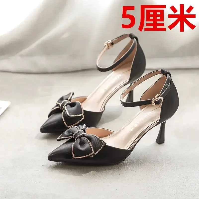 2025 New Medium Heel Heels Womens Shoes Trend Pointed Toe Butterfly Stilettos Elegant Dress Weddings Bridal Party White Designer 6
