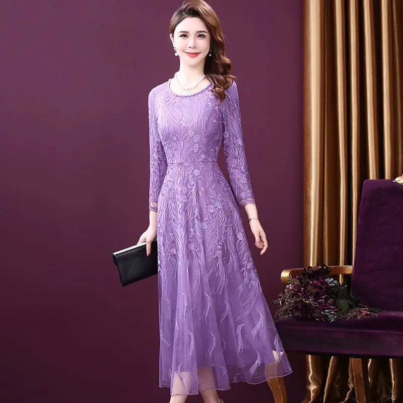 

Embroidered Autumn New Fashion Ladies Long Sleeve Dress Simple and Elegant Waist Closing Mom