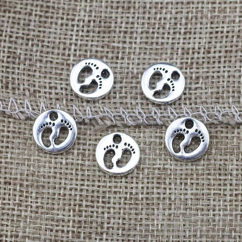 

30Pieces/lot 11x11mm Antique Silver Color Baby Feet Round Charms Cute Pendant DIY Handcraft Jewelry