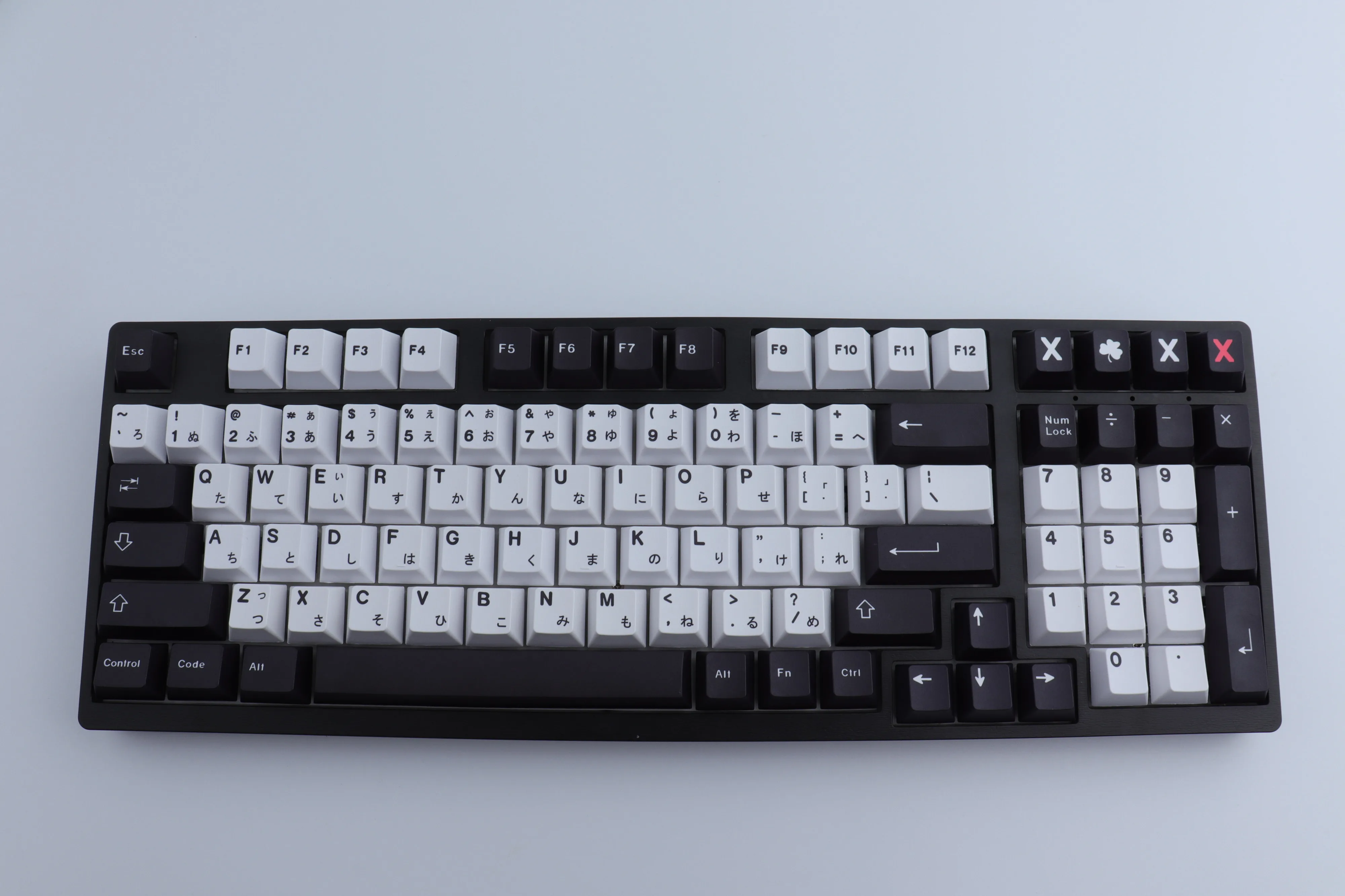 メカニカルキーボード用のパーソナライズされたキーキャップ、黒と白の 