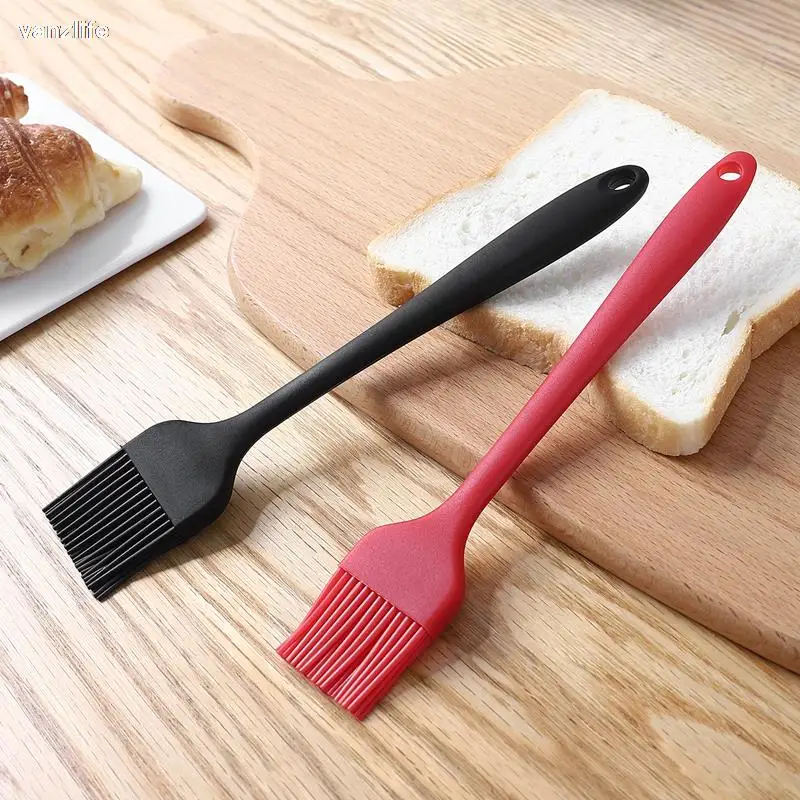 Silicone oil brush kitchen pancake oil brush does not remove hair small household high temperature baking tool barbecue