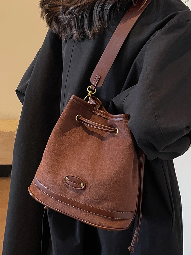 

This year's popular large capacity female autumnwinter vintage 2023 new frosted single shoulder crossbody women's bucket bag