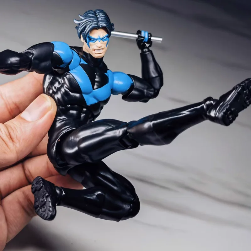 

In Stock Original Medicom Mafex No.175 Mafex Nightwing (batman: Hush Ver.) Anime Collection Model Figures Gift Toys