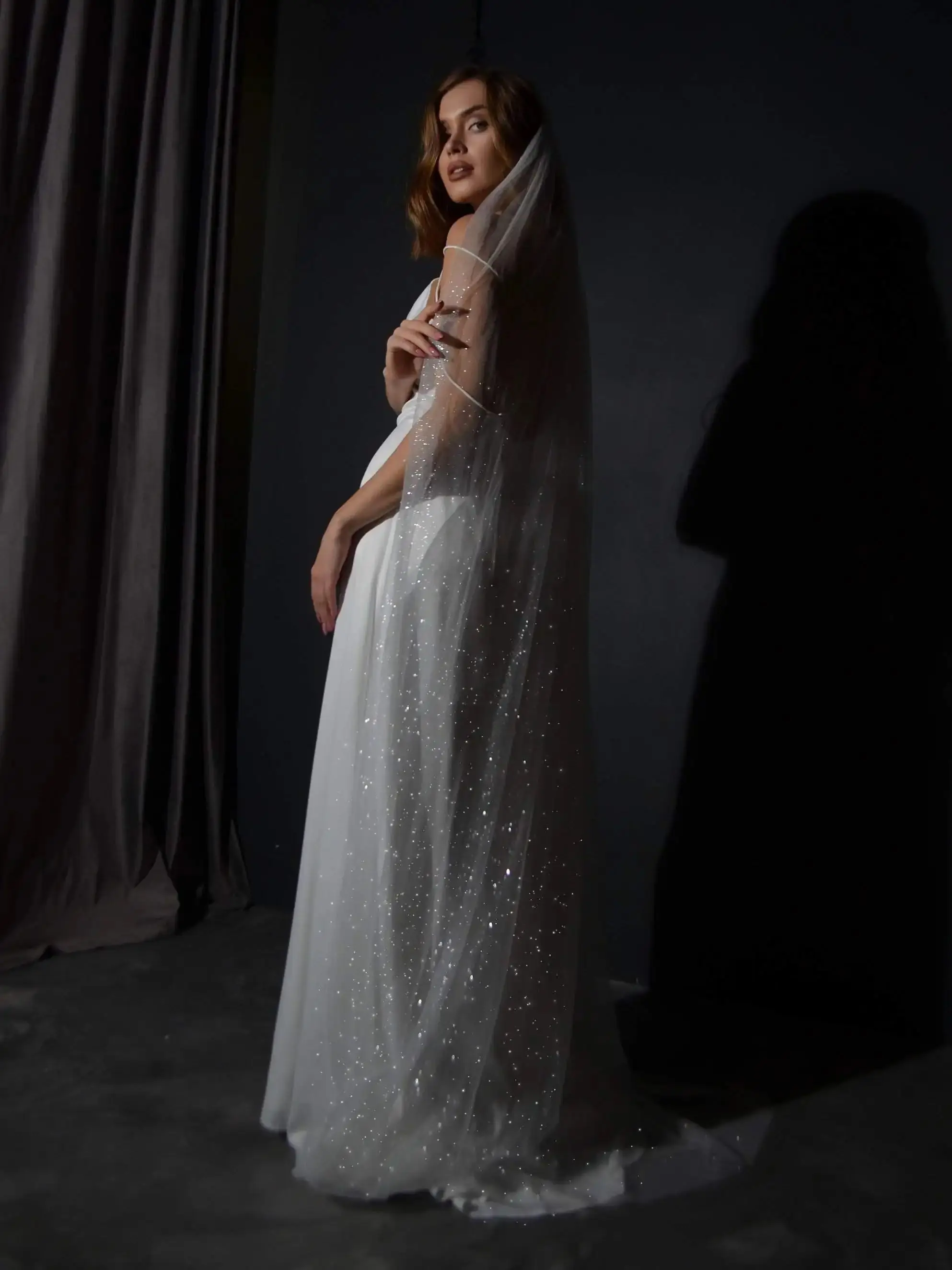Long Sparkling Bridal Veil Luxury Shine Wedding Veil in Golden Hues with Sequins Cathedral Length Golden Veils with Comb V101 bridal veil