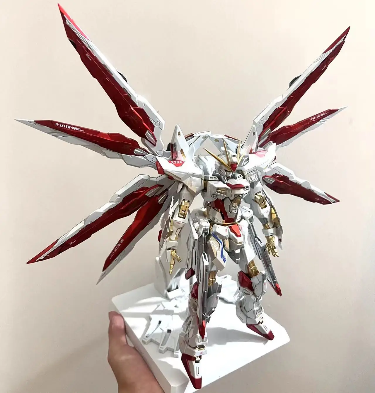 BANDAI MG Strike Freedom 8802 Metal Assembly Spray Paint