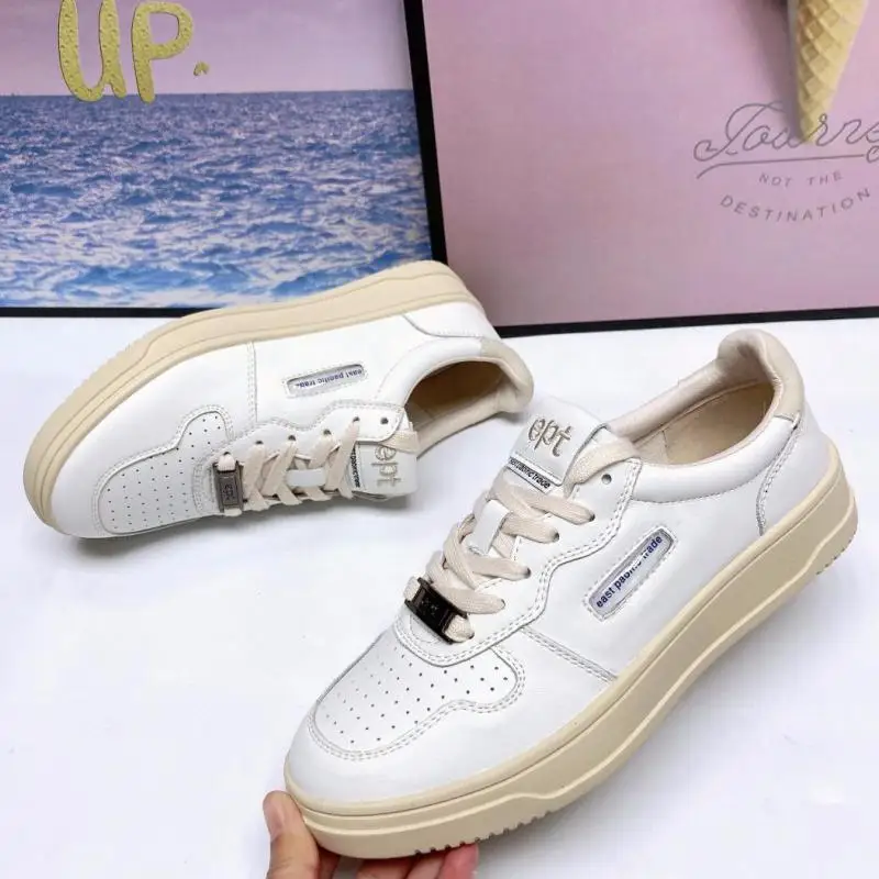 

35-40 Womens Skateboarding Shoes Female Spring Flat Cow Split Leather Lace-up Korean Style Soft Sole Ladies Footwear Hw109