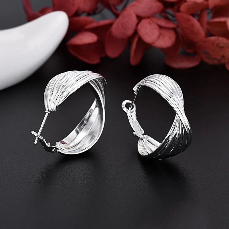 

Женские серьги-гвоздики из серебра 925 пробы