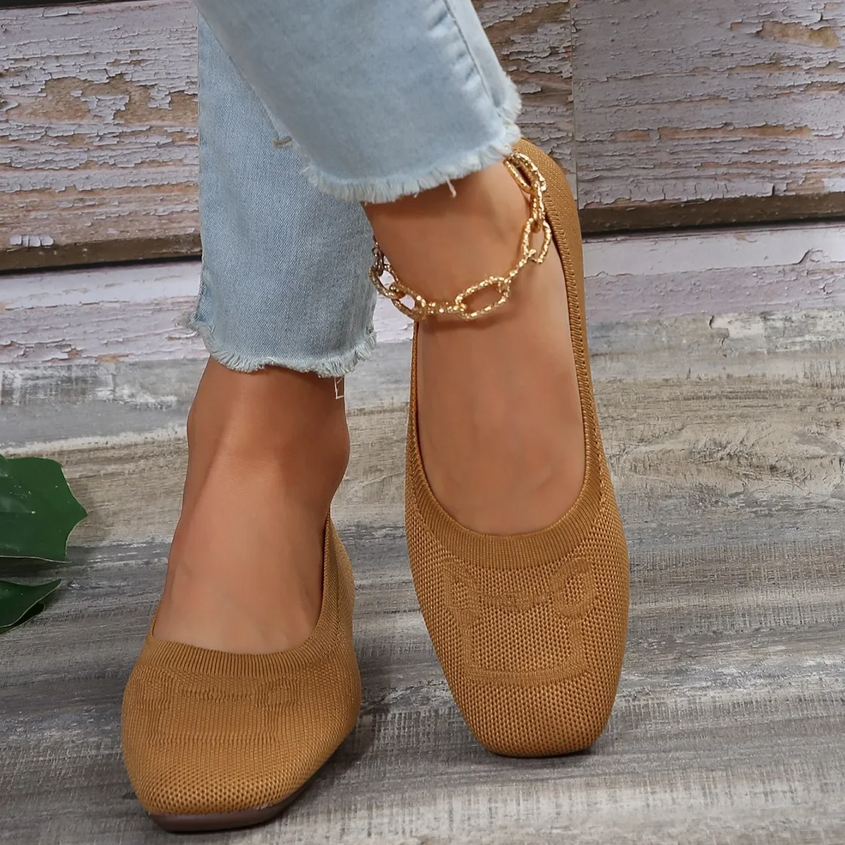 Рисунок 4 - Женская трикотажная обувь