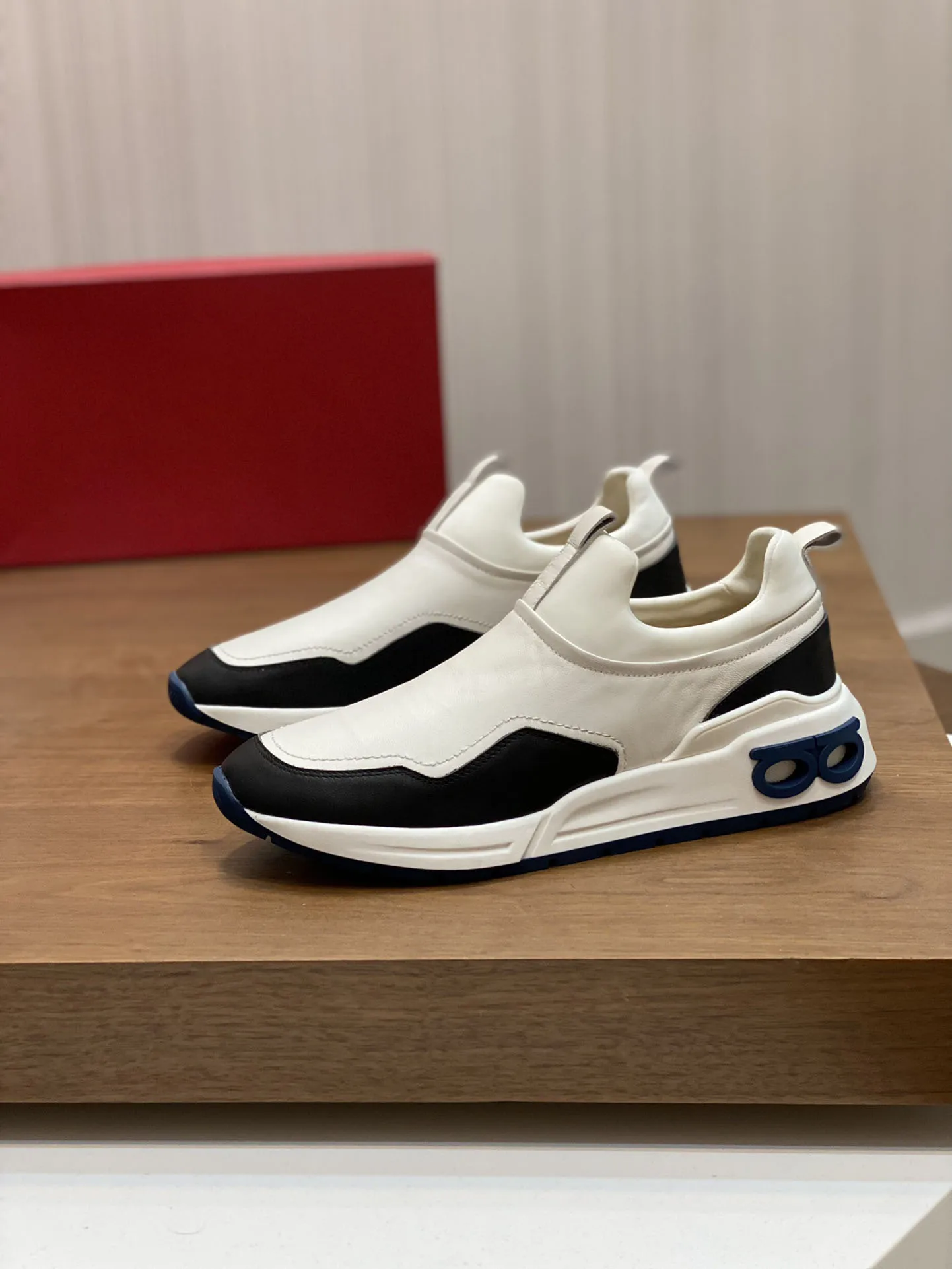 

2023 new men's shoe cover feet breathable calf leather classic fashion platform casual men's shoes