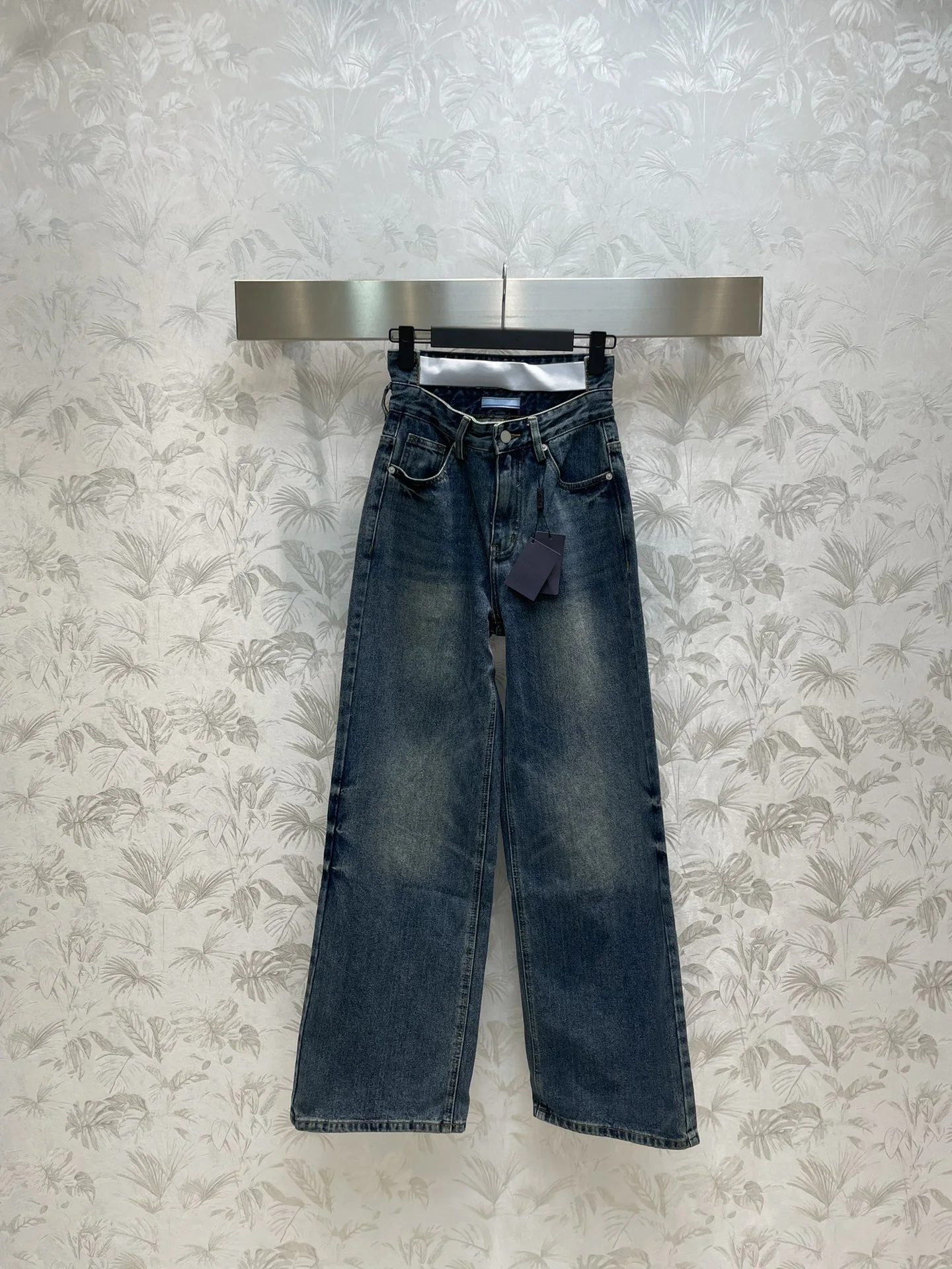 

2023 Women's Clothing Belt cutout jeans Autumn Winter New 13
