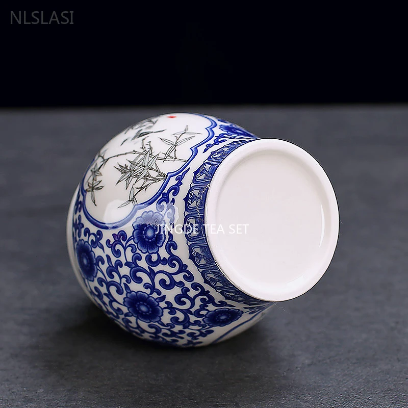1Pc Chinese Blue and White Porcelain Tea Jar Sealed Moisture-proof Pu 'er Tea Box Tradition Tea Accessories Coffee Container