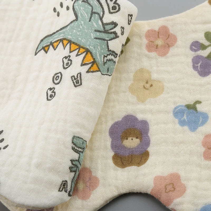 Рисунок 3 - Нагрудники для новорожденных