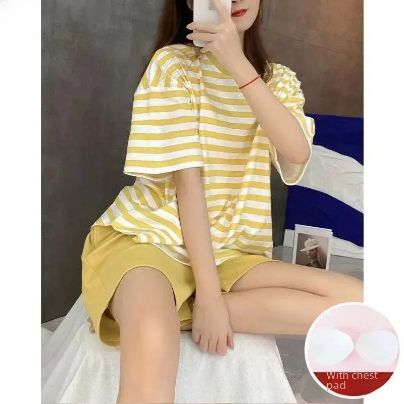 thumbnail image 1 of Conjunto de pijama holgado de verano para mujer, Top corto de manga corta a rayas con almohadilla en el pecho, pantalones cortos adecuados para uso exterior en el hogar, 1 of 5