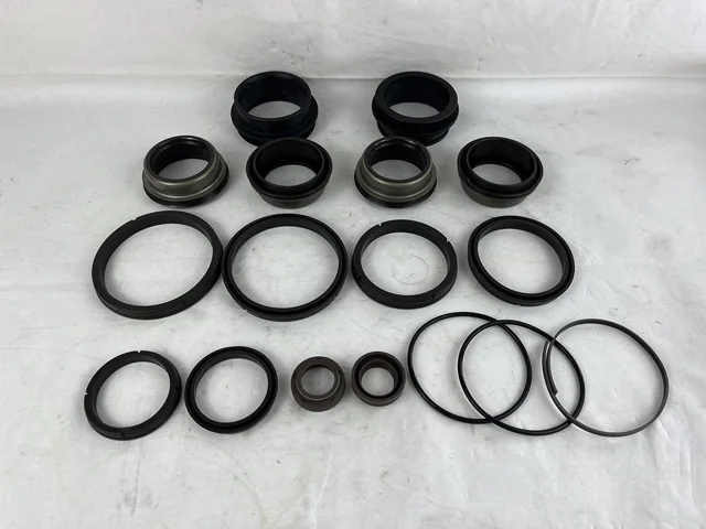 One Gear Box Control Housing Gasket Kits 20562630 7420562630  